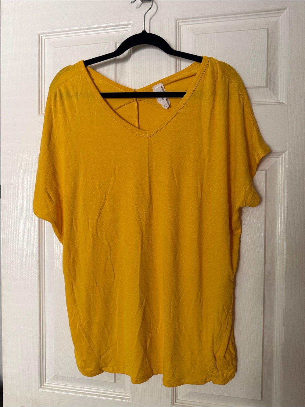 Honeyme Short Sleeve V-Neck Tee in Yellow